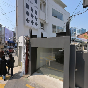 서연무장길 메인 130평 대형공간, 슬라이드 이미지 2